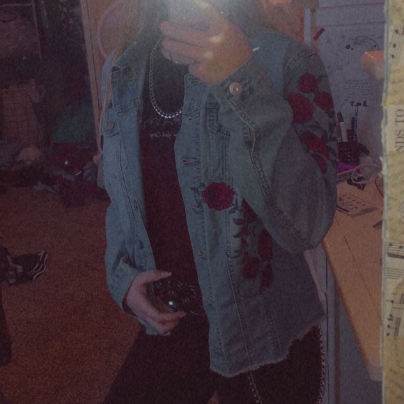 Blue Jean Jacket w/ Roses - Picture 3 of 3